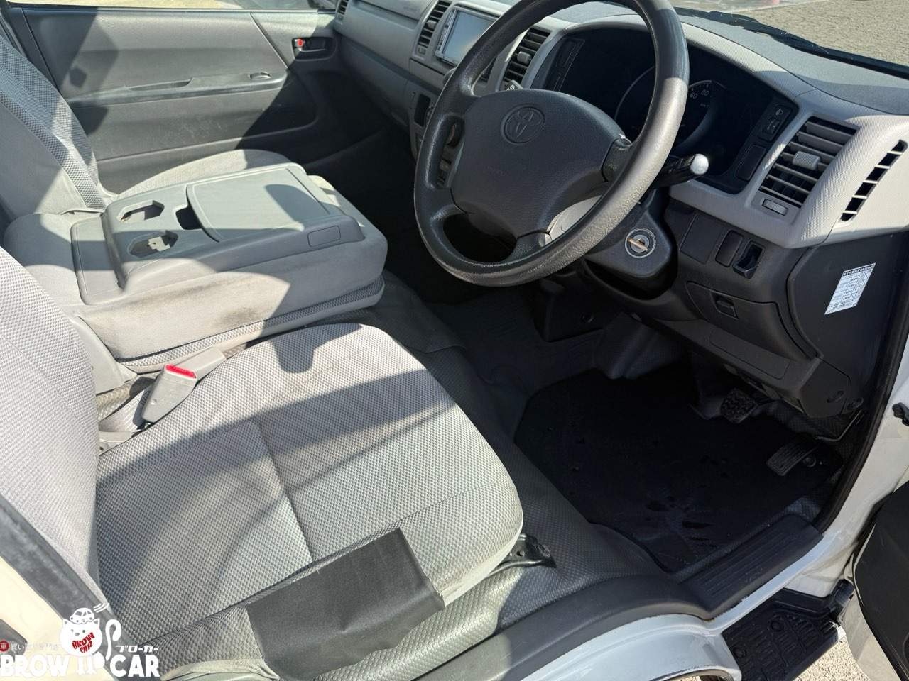 トヨタ　ハイエースバン