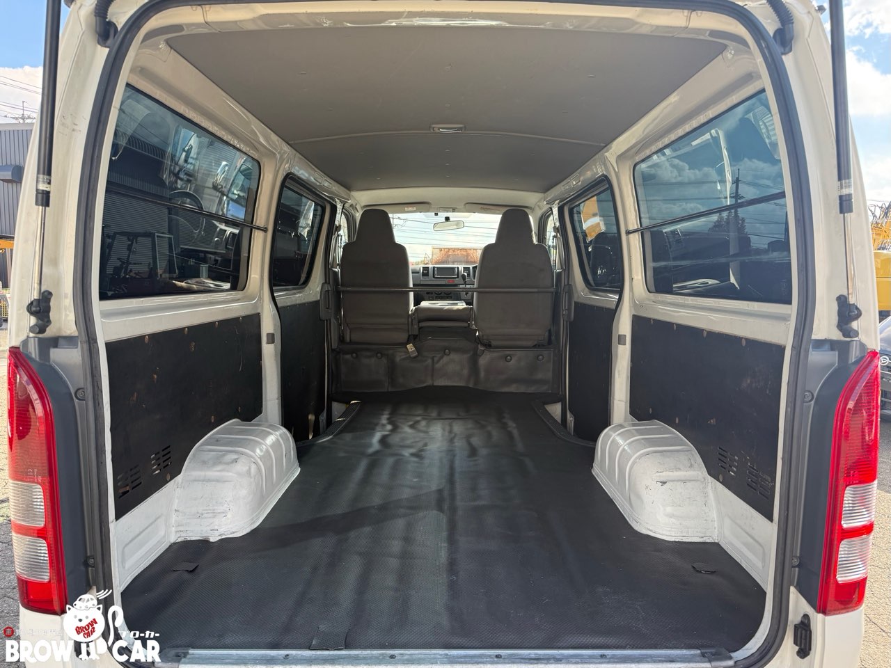 トヨタ　ハイエースバン